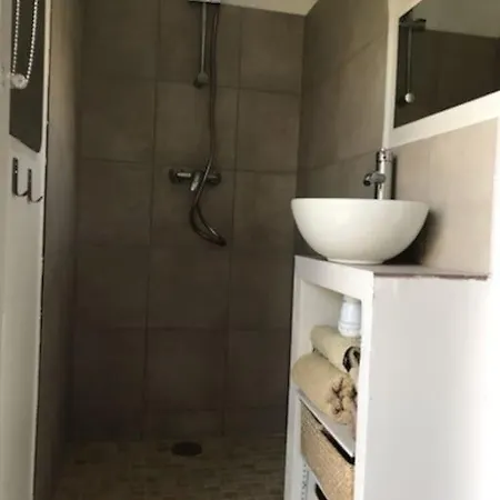 Studio Neuf Bord De Mer Avec Piscine شقة تولون